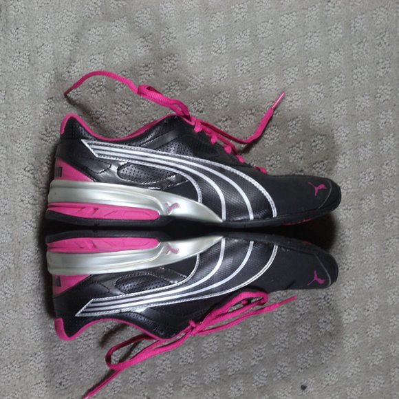 Puma Size 7 Black and Pink Running Shoes - NWOT - Picture 4 of 6
